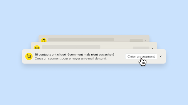 Fenêtre contextuelle d'alerte indiquant « 16 contacts ont récemment cliqué mais n'ont pas acheté » avec un bouton « Créer un segment » et un pointeur de curseur.